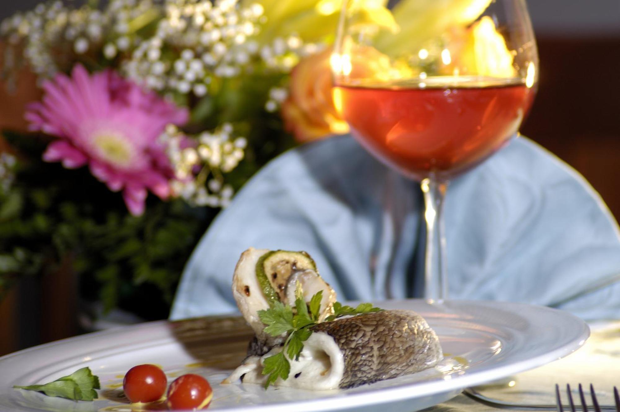 Real Asturias Hotel อัคควัปเปซา ภายนอก รูปภาพ