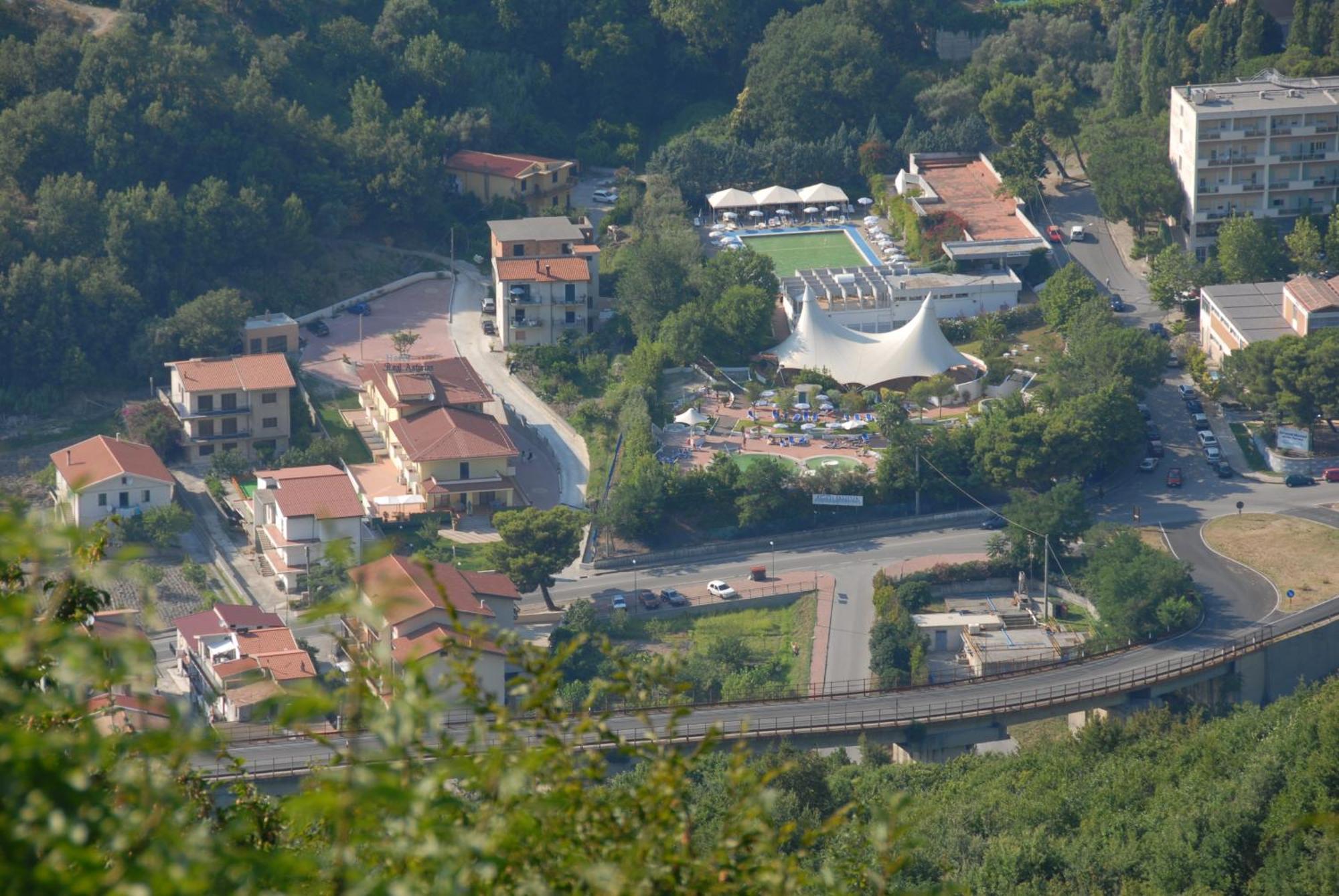 Real Asturias Hotel อัคควัปเปซา ภายนอก รูปภาพ